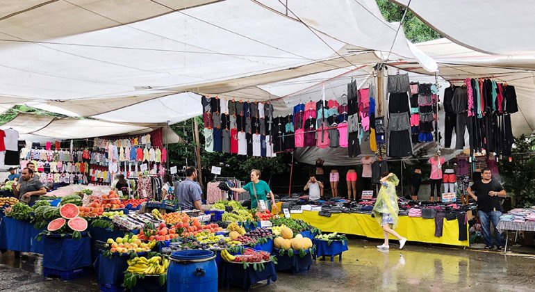 بازارهای هفتگی استانبول شبیه بازارهای رشت است؟