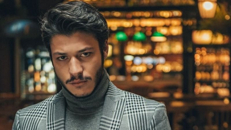 بیوگرافی کوبیلای آکای