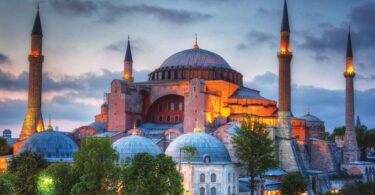 کدام بناها تبدیل به نماد استانبول شده‌اند؟