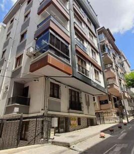 آپارتمان 2 خواب طبقه اول در منطقه باهچه اولر استانبول