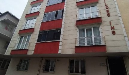 آپارتمان 100 متری 2 خوابه طبقه‌ی چهارم در استانبول