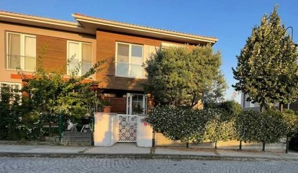 ویلای مستقل 366 متری 6 خواب سند شش دانگ در غرب استانبول
